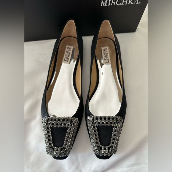 Badgley Mischka Emerie Embellished Crystal Buckle Satin Slip on Flats NWT 8.5 - Picture 8 of 9